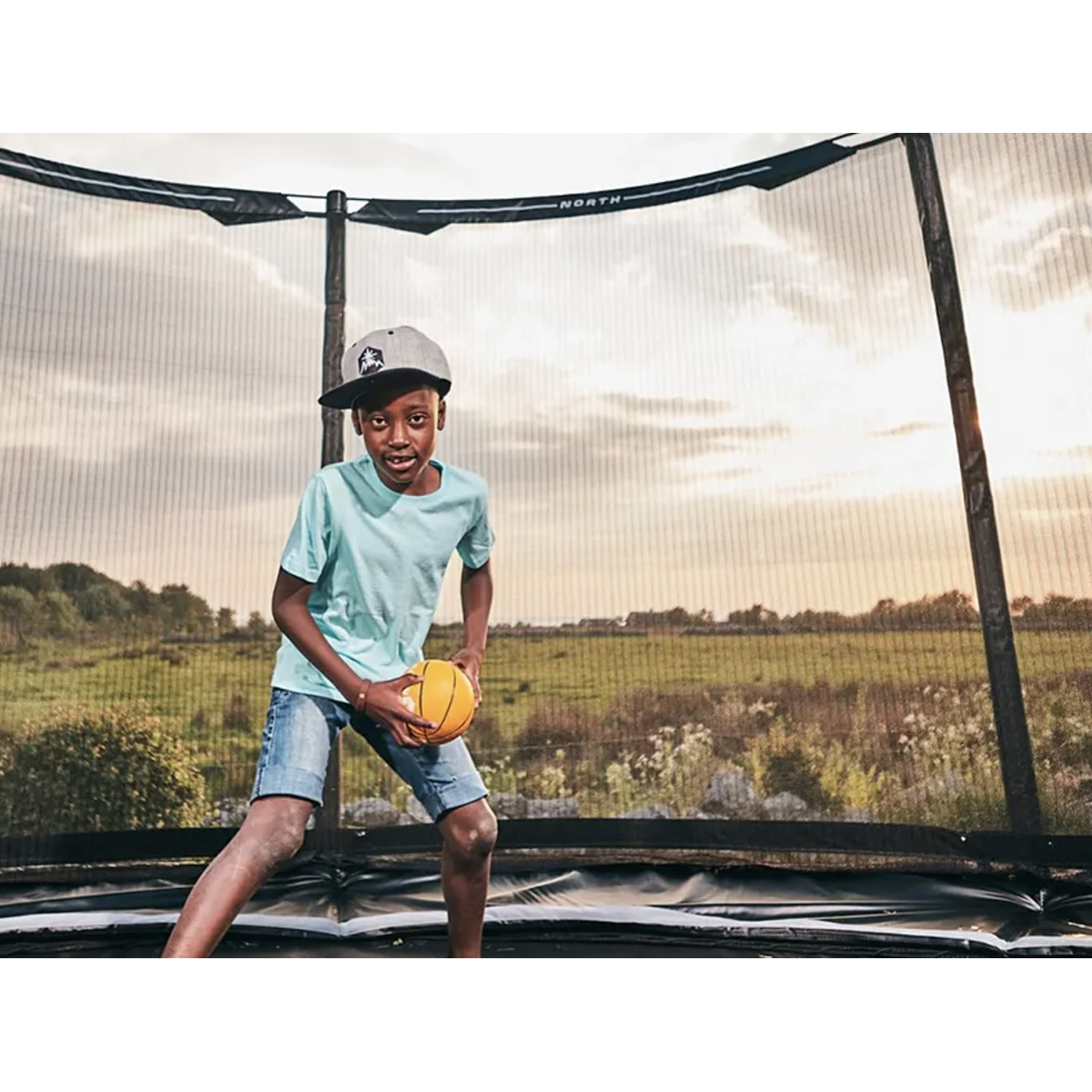 North Explorer Regular Trampoline 430 Round Black + filet de sécurité